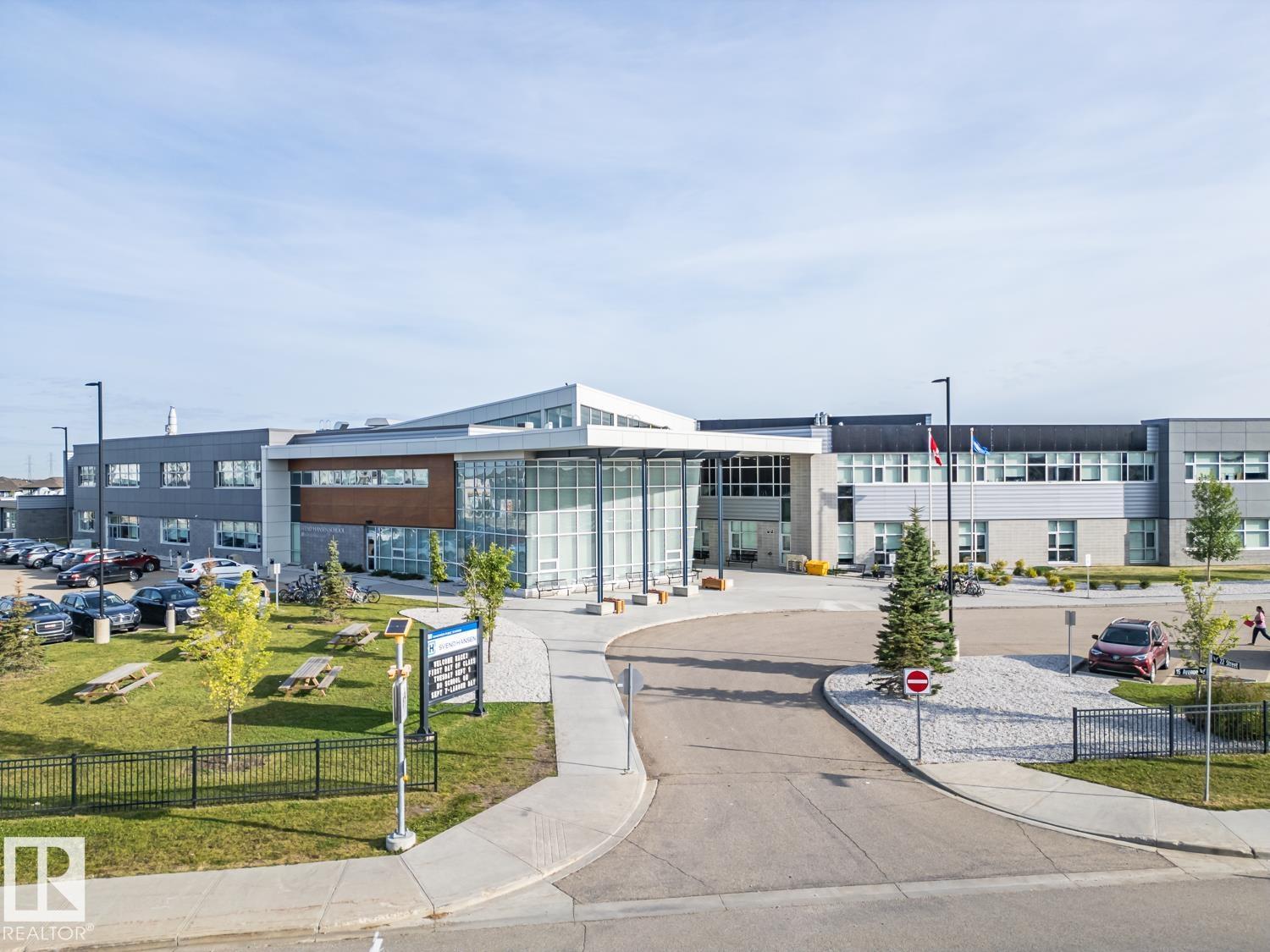 2211 16 AV NW - 41