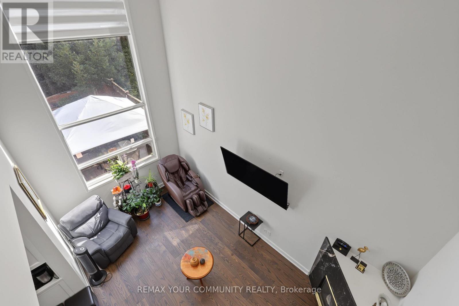 21 ENGLISH OAK DRIVE - 12