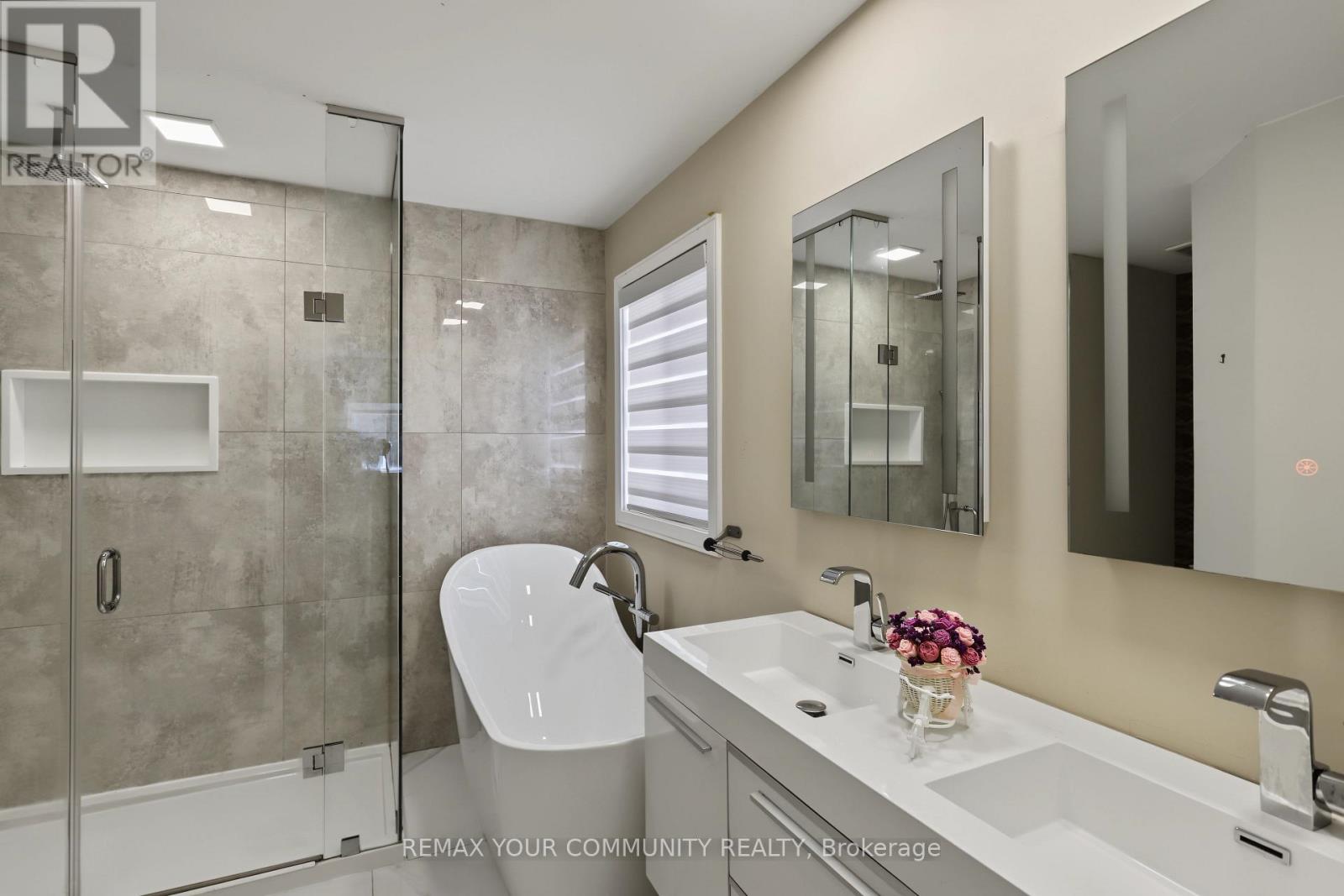 21 ENGLISH OAK DRIVE - 15