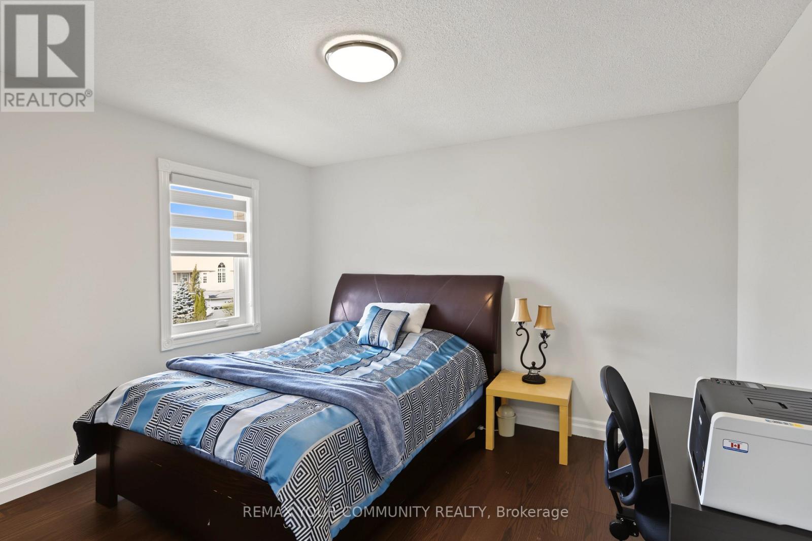 21 ENGLISH OAK DRIVE - 16
