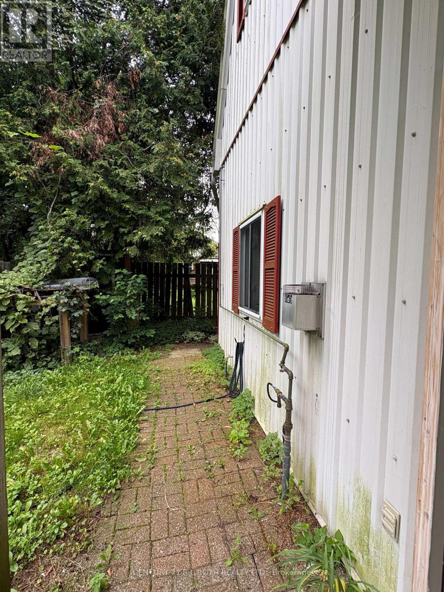 1 - 2216 VICTORIA STREET N, Innisfil (Stroud) — photo 2