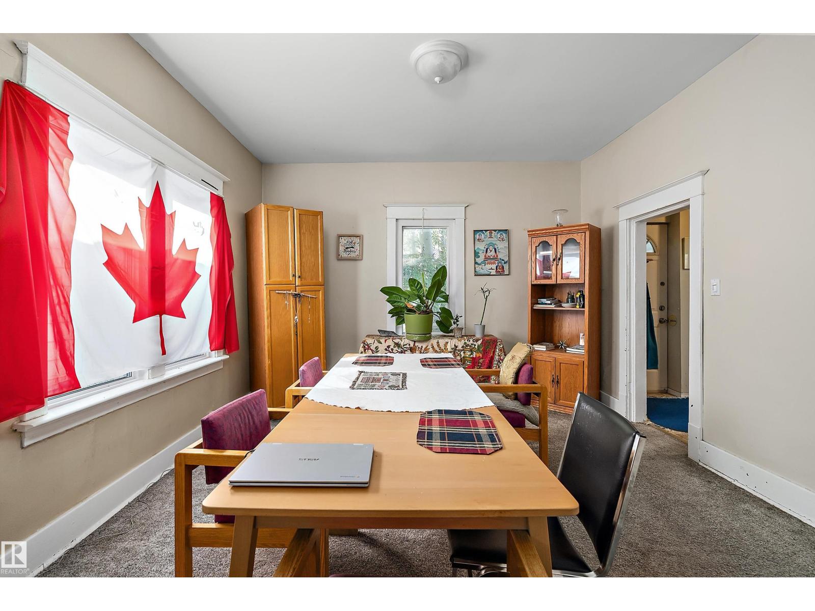 10816 92 ST NW - 6