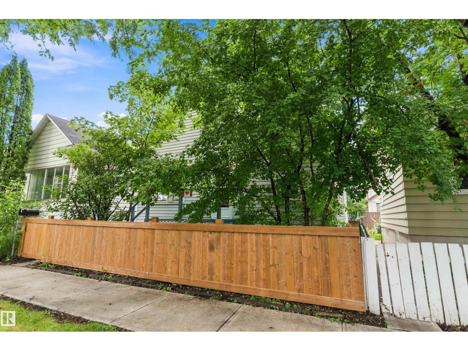 10816 92 ST NW - 2