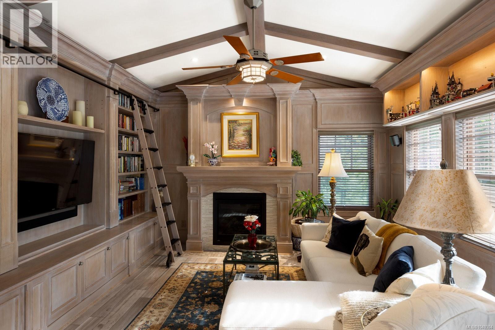 2773 Arbutus Rd - 22