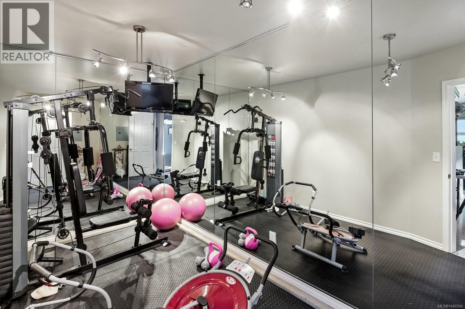 2773 Arbutus Rd - 27