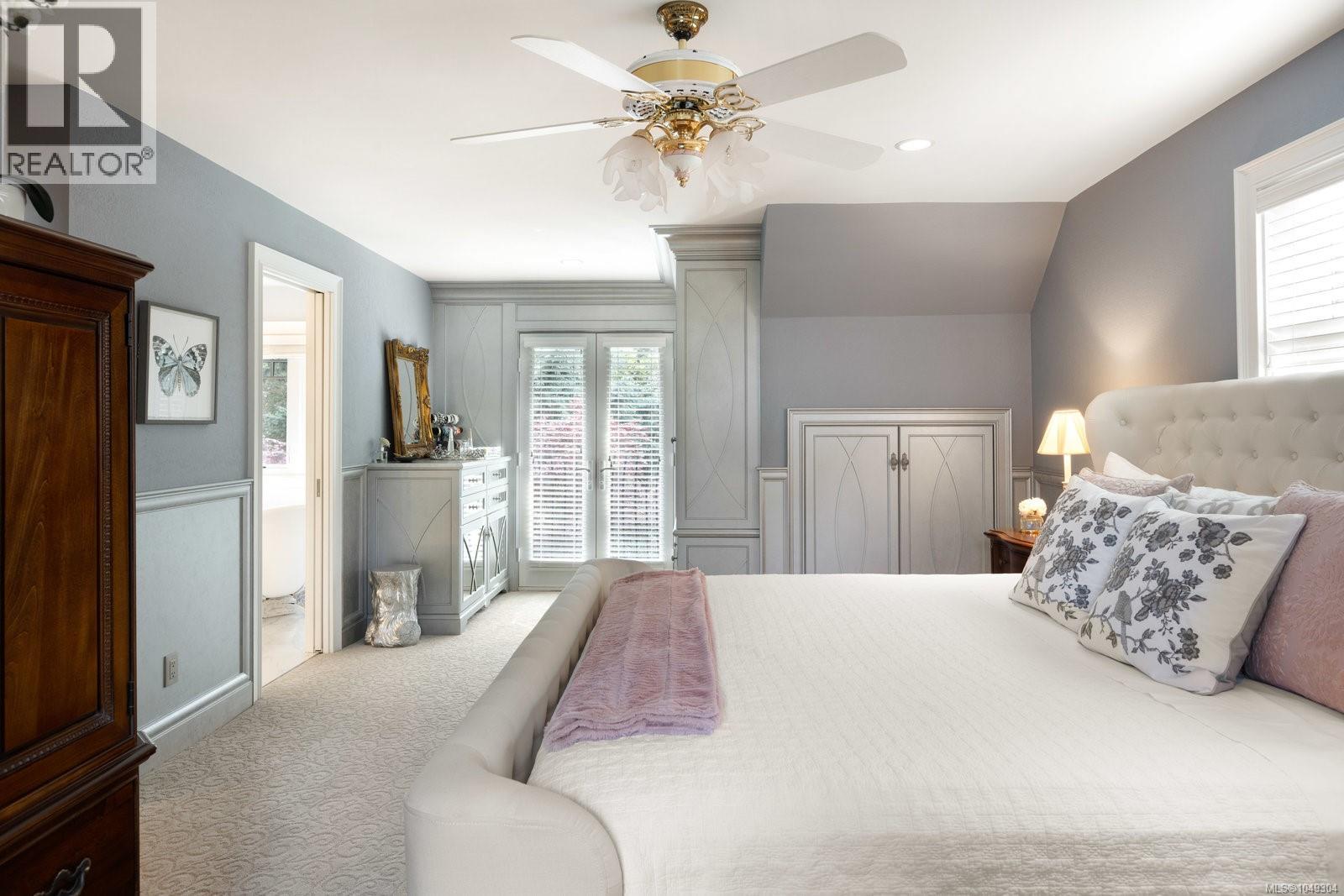 2773 Arbutus Rd - 32