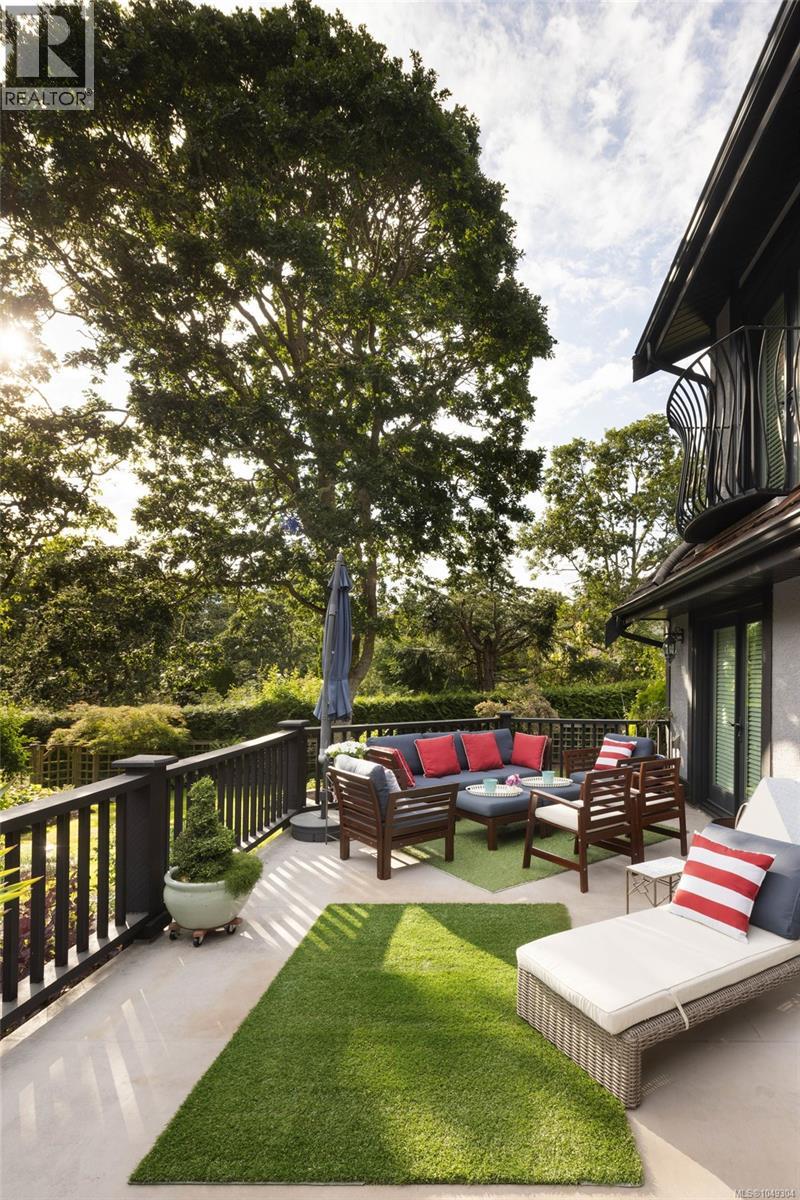2773 Arbutus Rd - 50