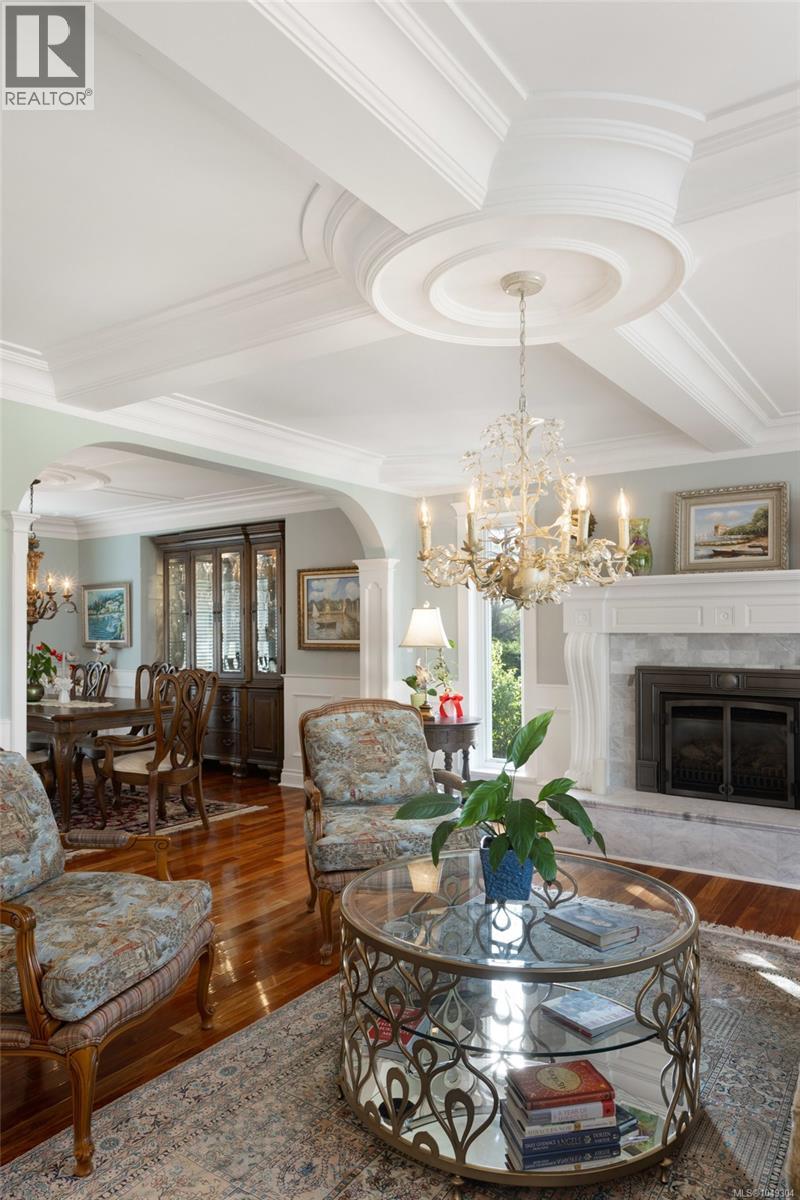 2773 Arbutus Rd - 9