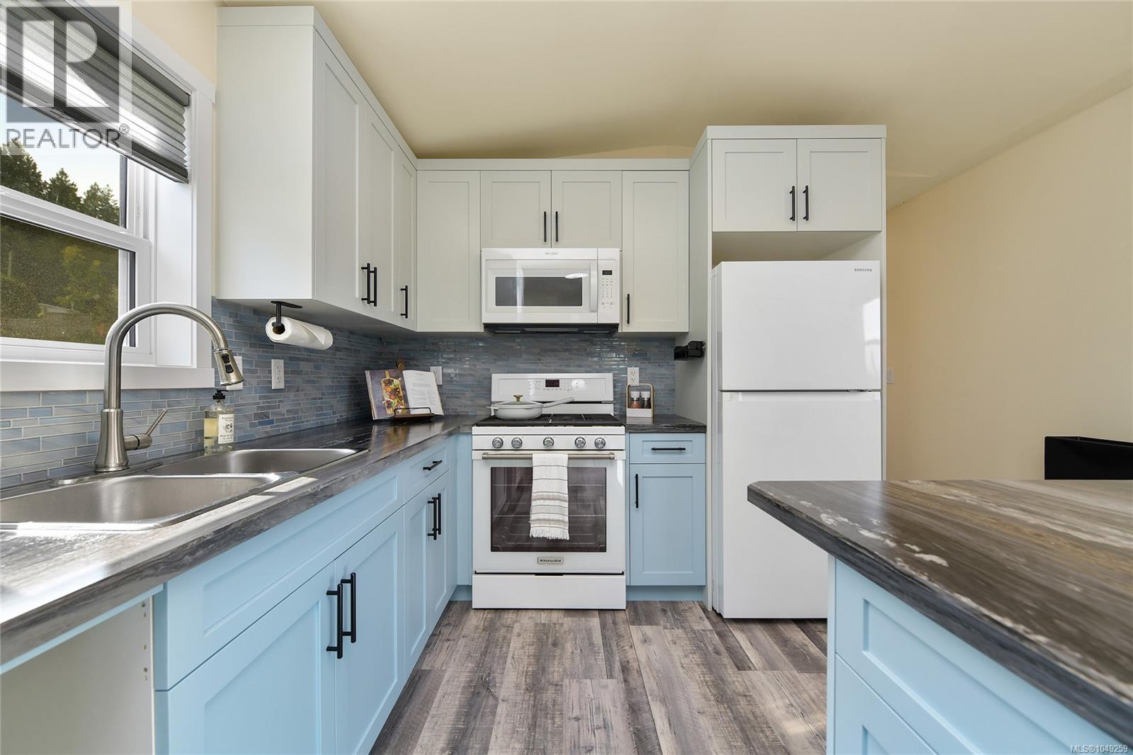 520 747 Old Place Rd, Central Saanich