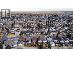 164 Faldale Close NE - photo 4