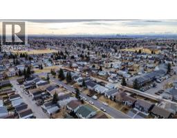 164 Faldale Close NE - photo 33