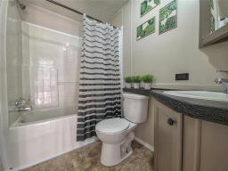 642 Brentwood Village, Brandon, MB R7B4C3 Photo 17