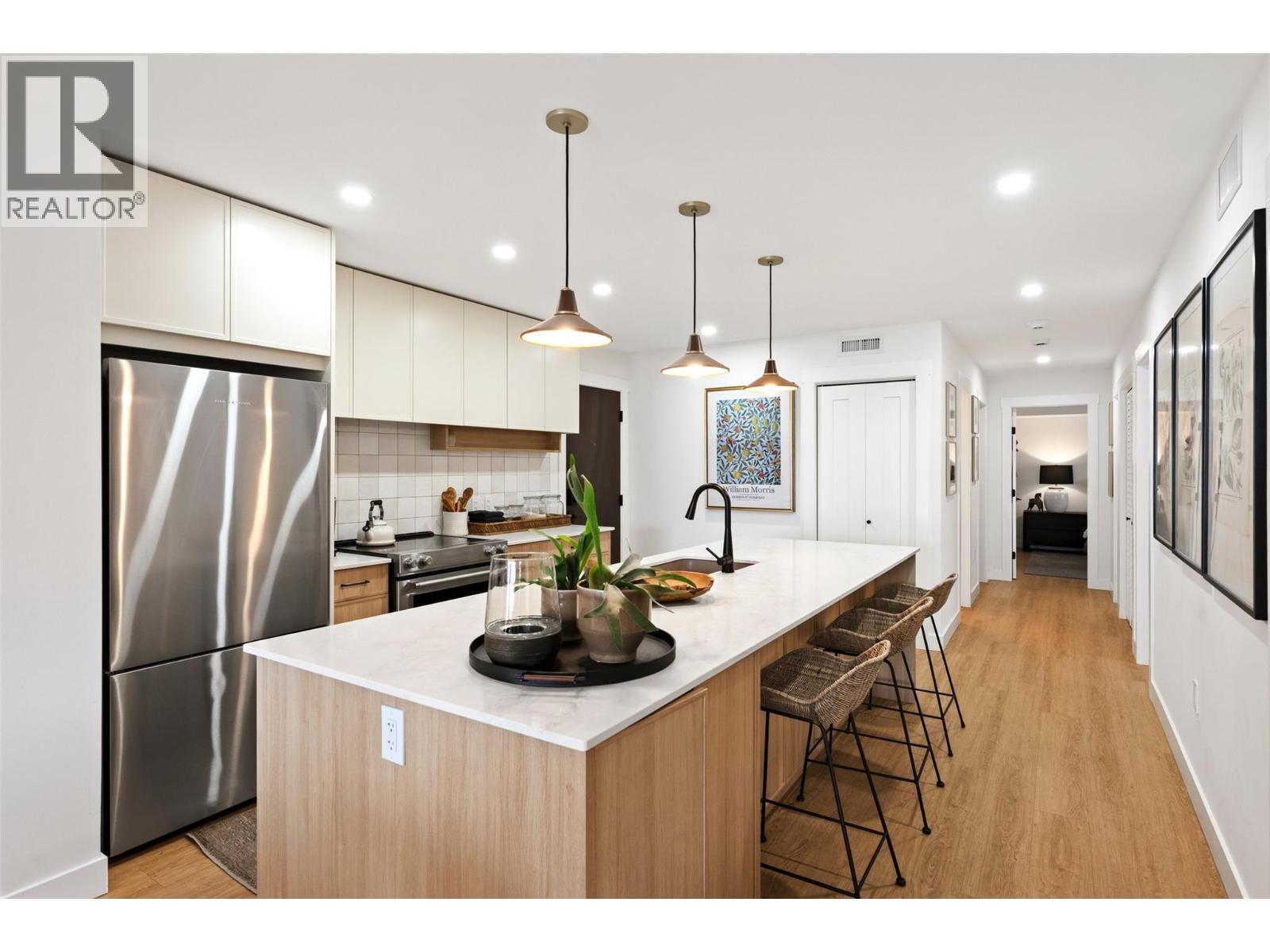 #202 578 Lakeshore Drive - 10