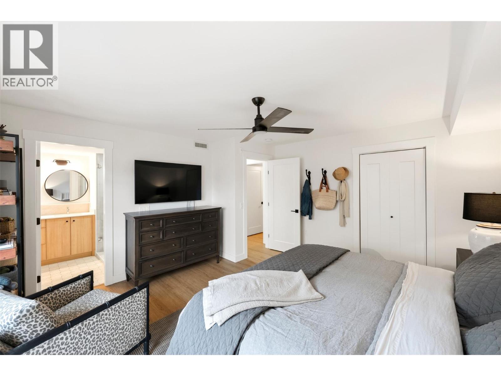#202 578 Lakeshore Drive - 18