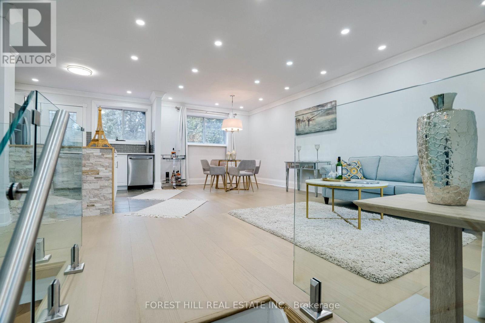 1 WILLIS DRIVE - 6