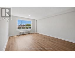 1958a Eglinton Avenue W, Toronto, ON M6E2J8 Photo 8