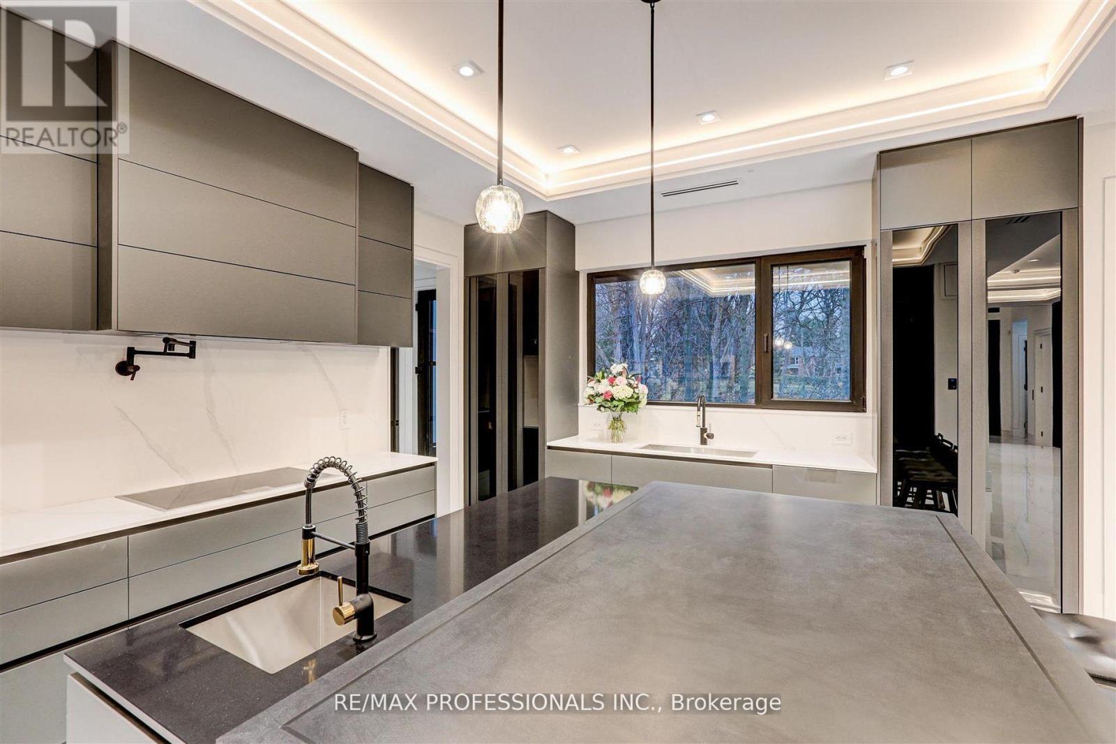 91 VALECREST DRIVE - 11