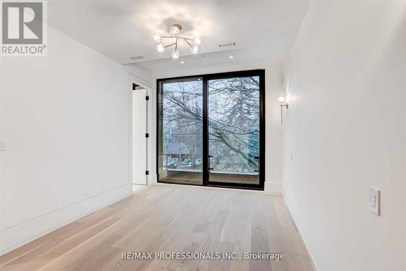 91 VALECREST DRIVE - 25
