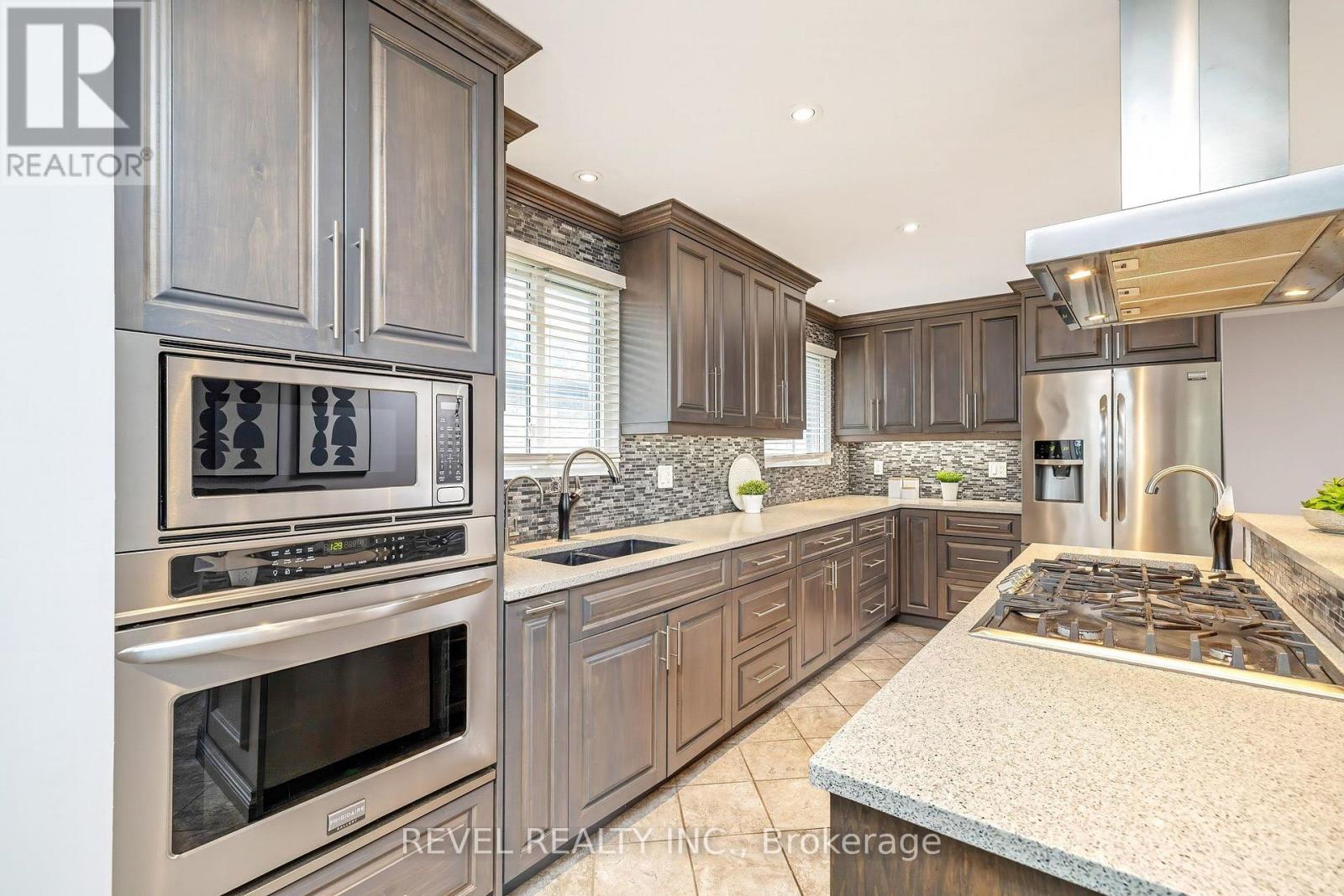 194 HAHN AVENUE - 1