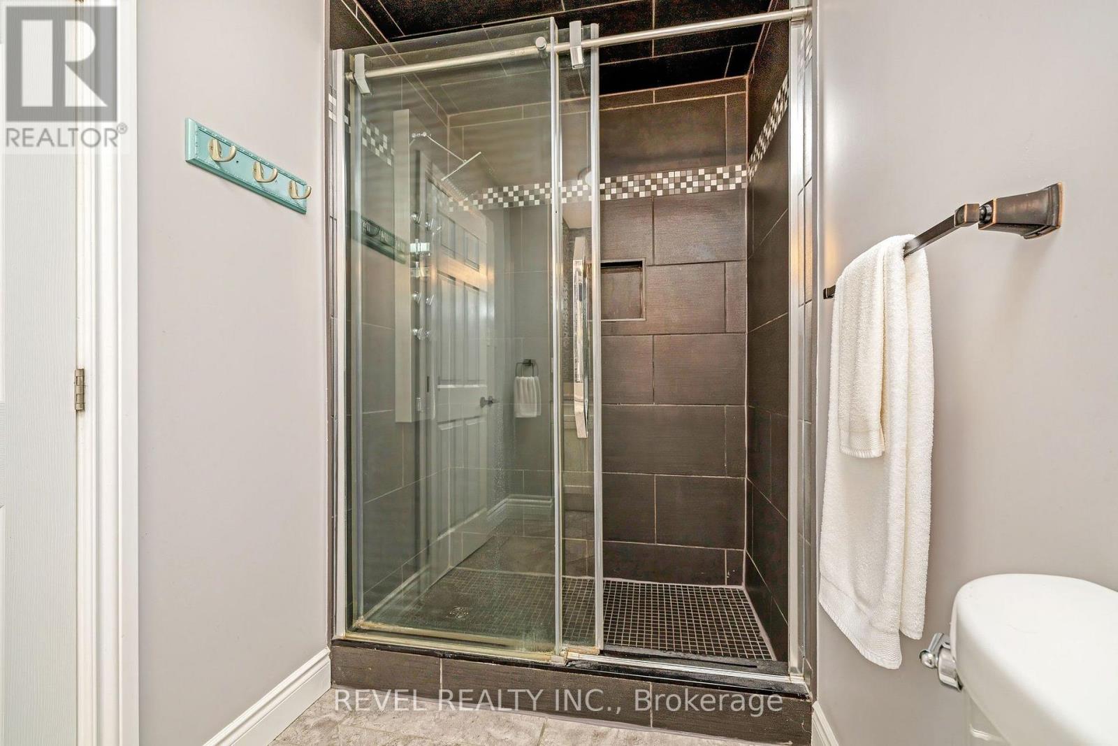 194 HAHN AVENUE - 20