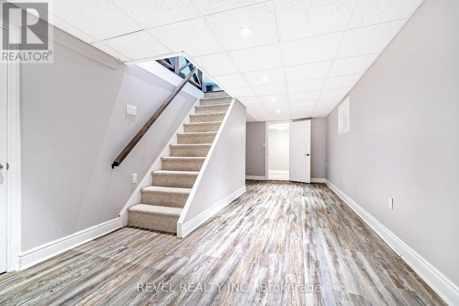 194 HAHN AVENUE - 22