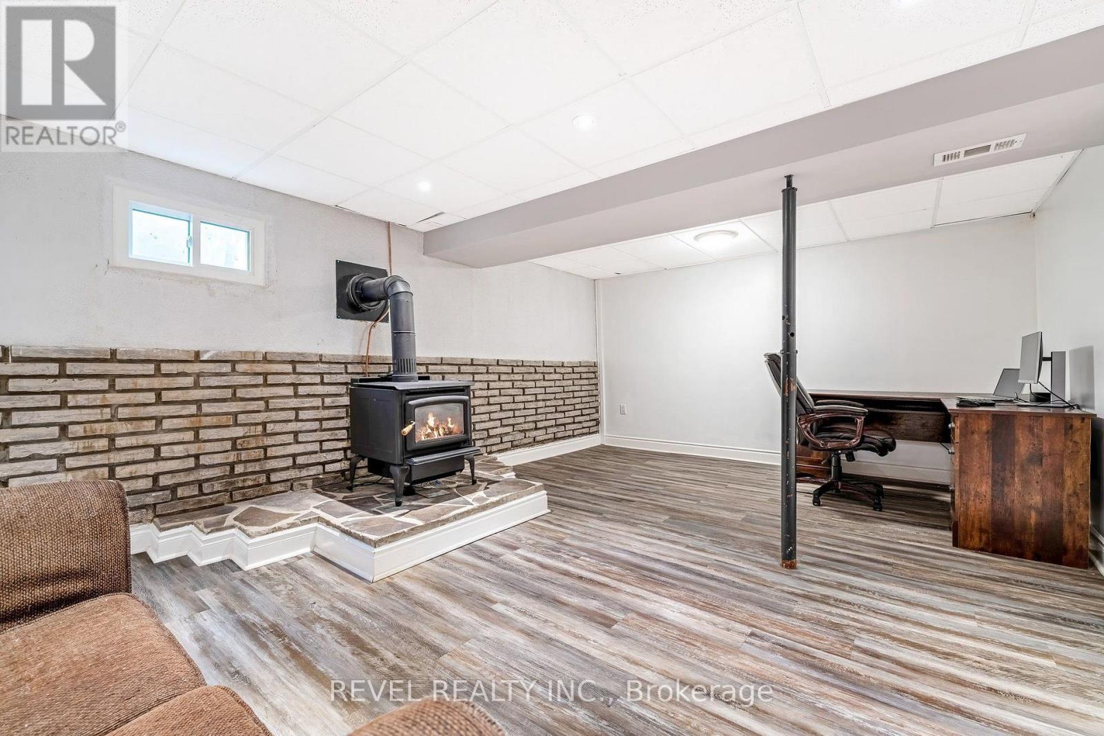 194 HAHN AVENUE - 23