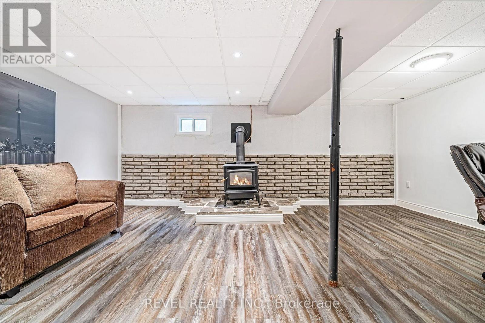 194 HAHN AVENUE - 24