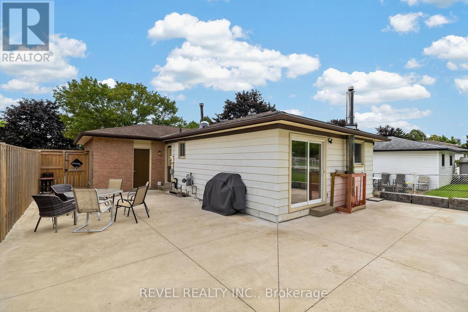 194 HAHN AVENUE - 31