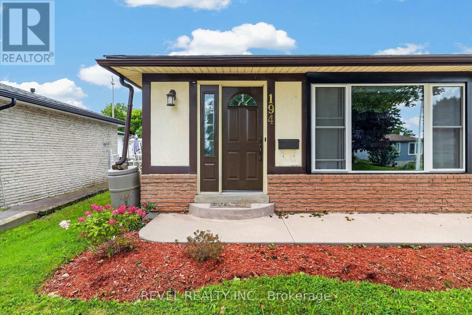 194 HAHN AVENUE, Cambridge — photo 4