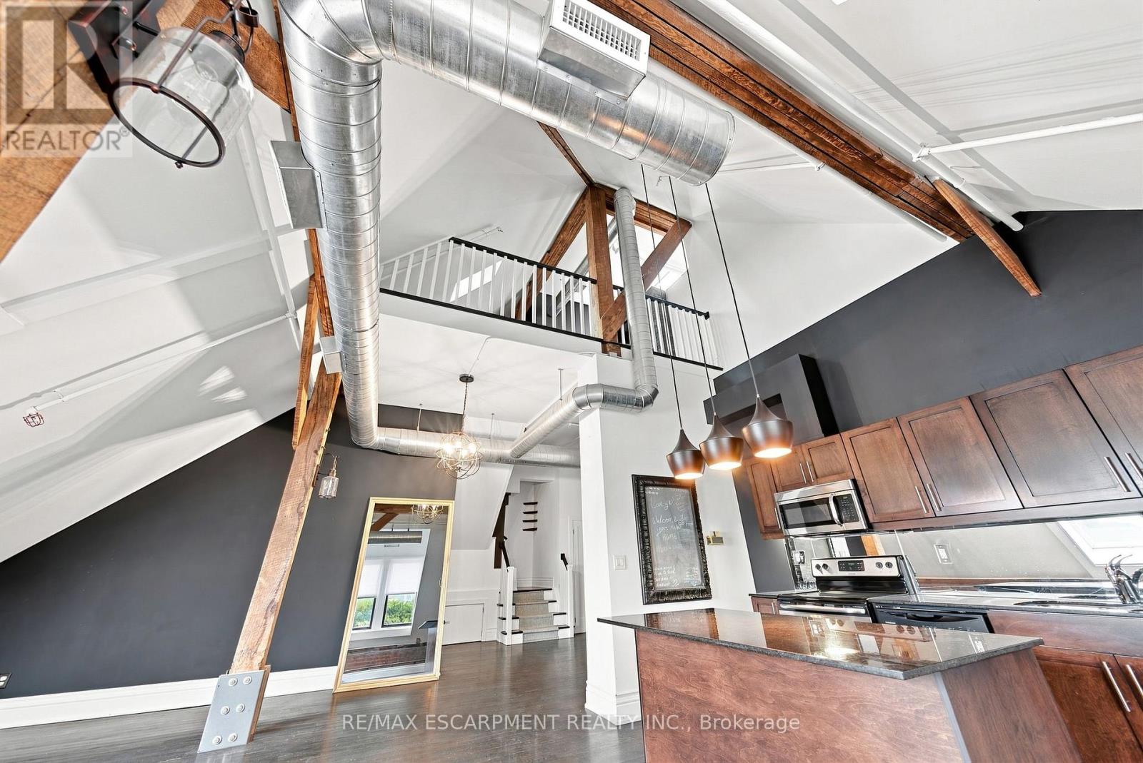 #PH16 200 STINSON STREET - 10
