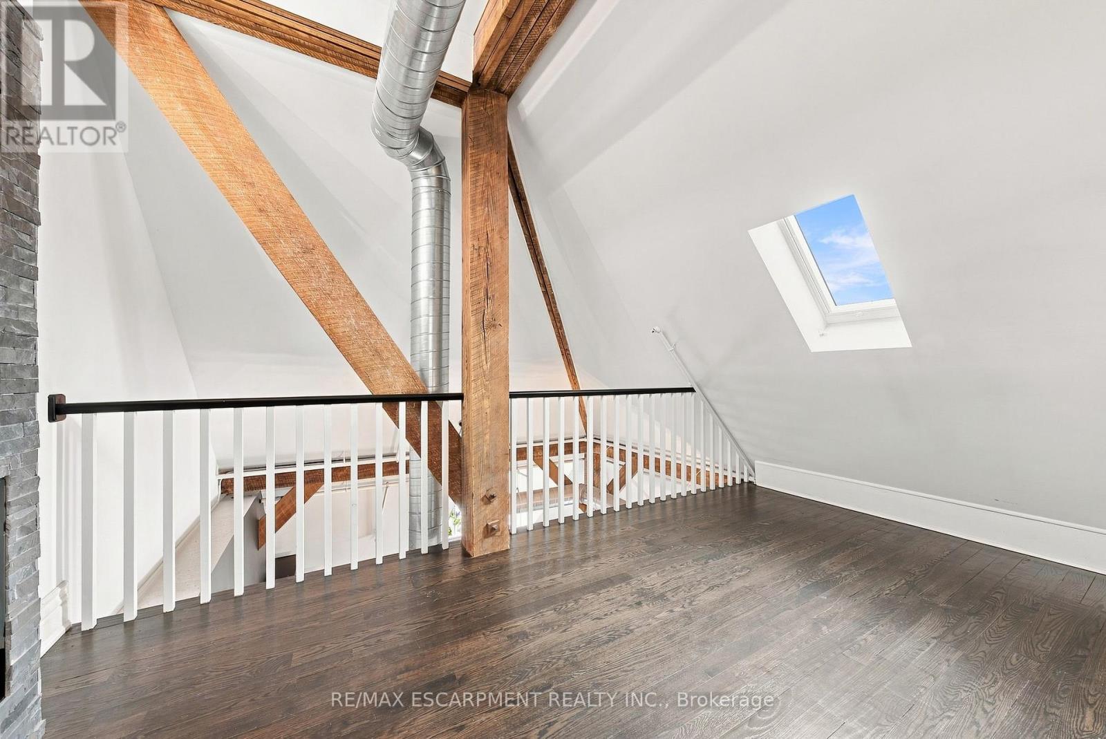 #PH16 200 STINSON STREET - 15
