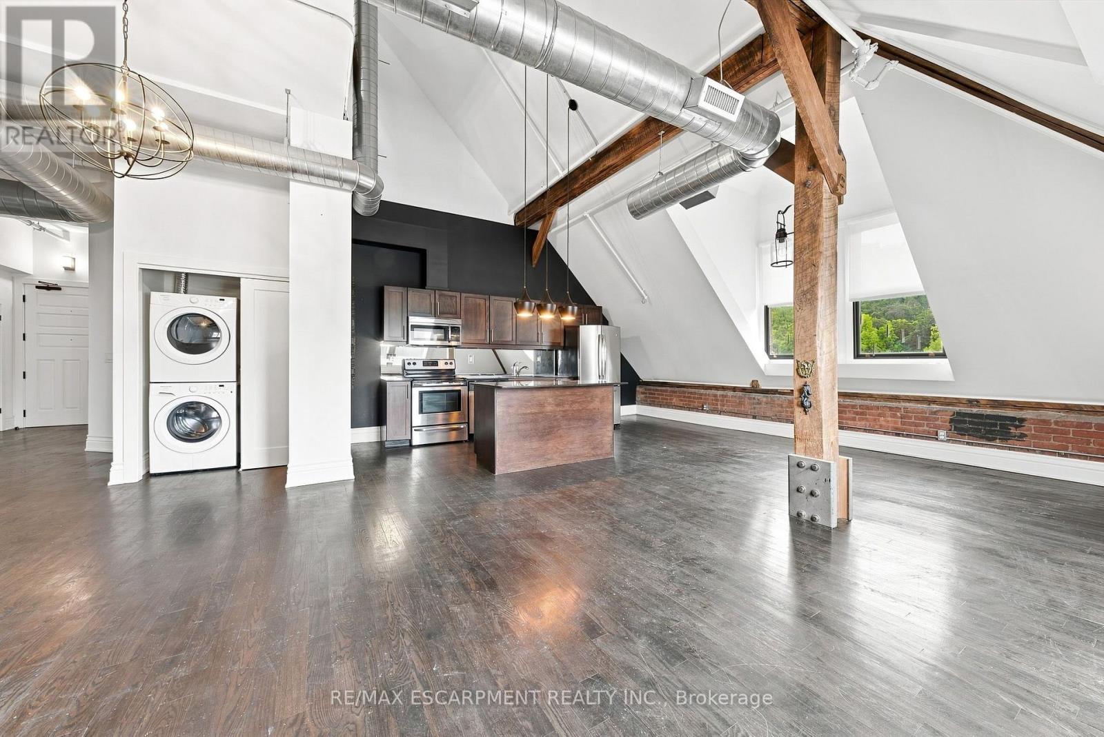 #PH16 200 STINSON STREET - 5
