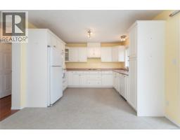 Eating area - 91 Raven Crt, View Royal, BC V9A7N6 Photo 10
