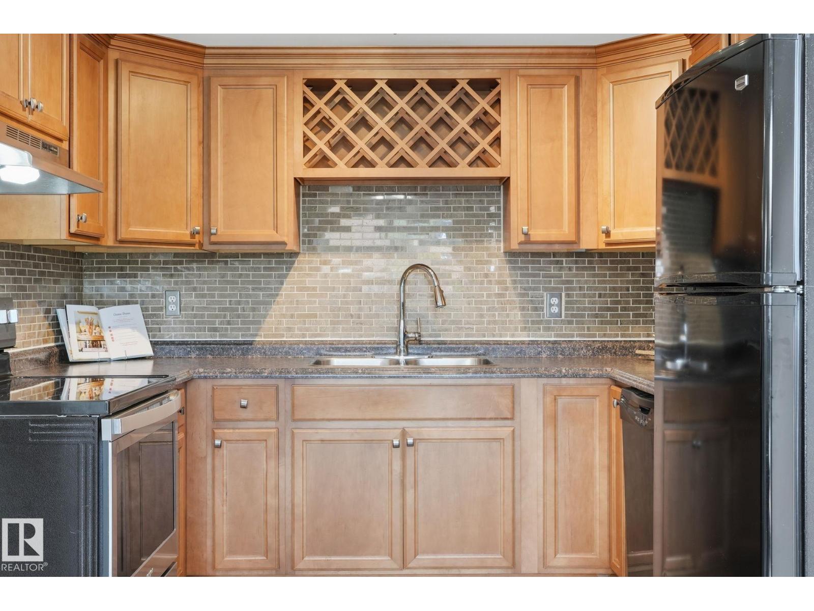 6431 180 ST NW - 12