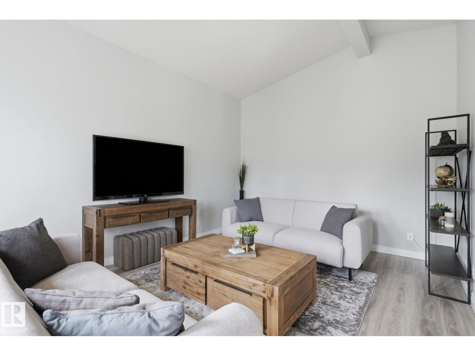 6431 180 ST NW - 7