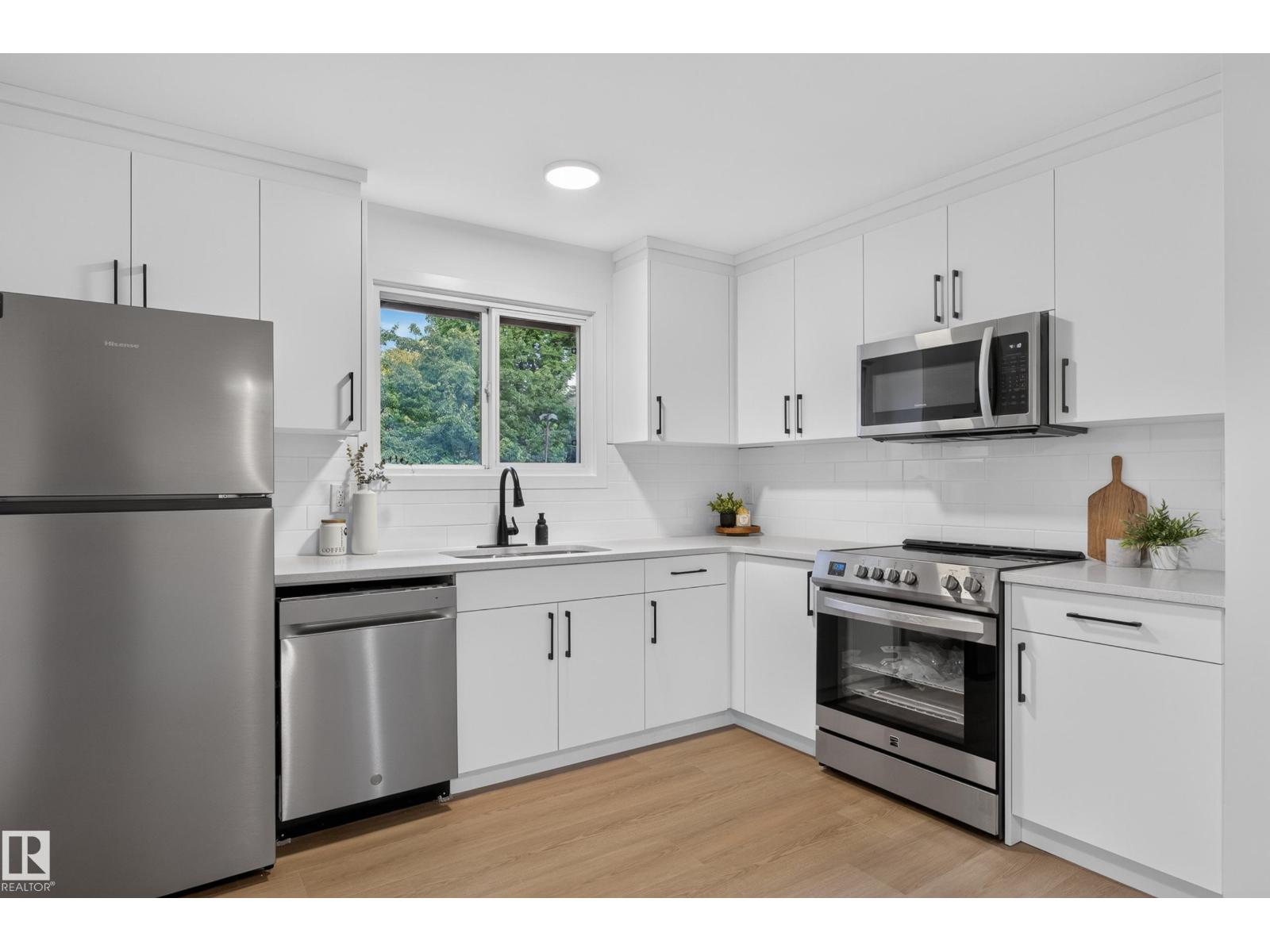 7117 180 ST NW - 13