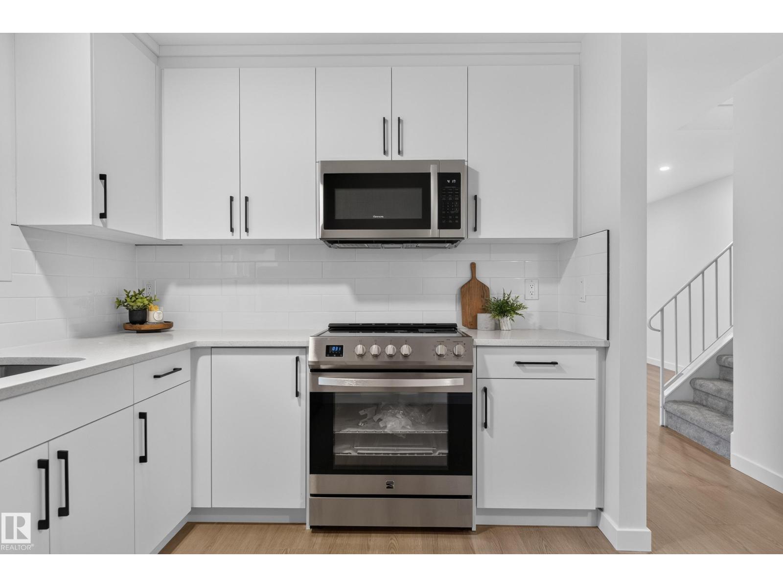 7117 180 ST NW - 14