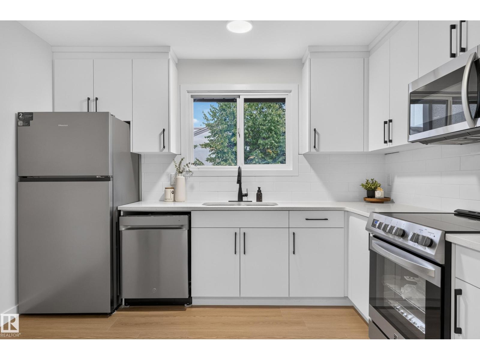 7117 180 ST NW - 15