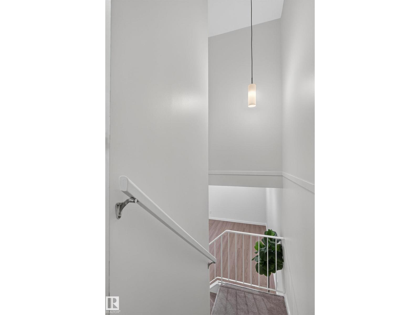 7117 180 ST NW - 22