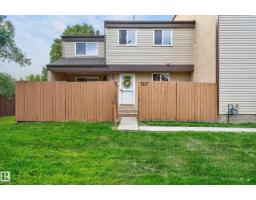 Row / Townhouse for sale at 7117 180 St NW, Edmonton — MLS® E4508179