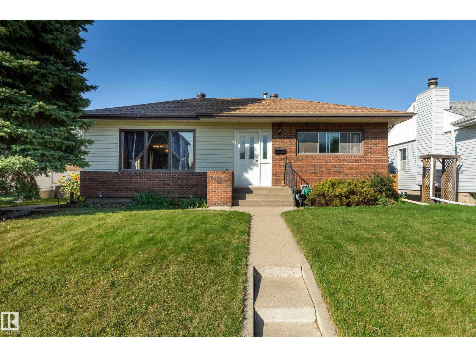 7312 82 ST NW - 1