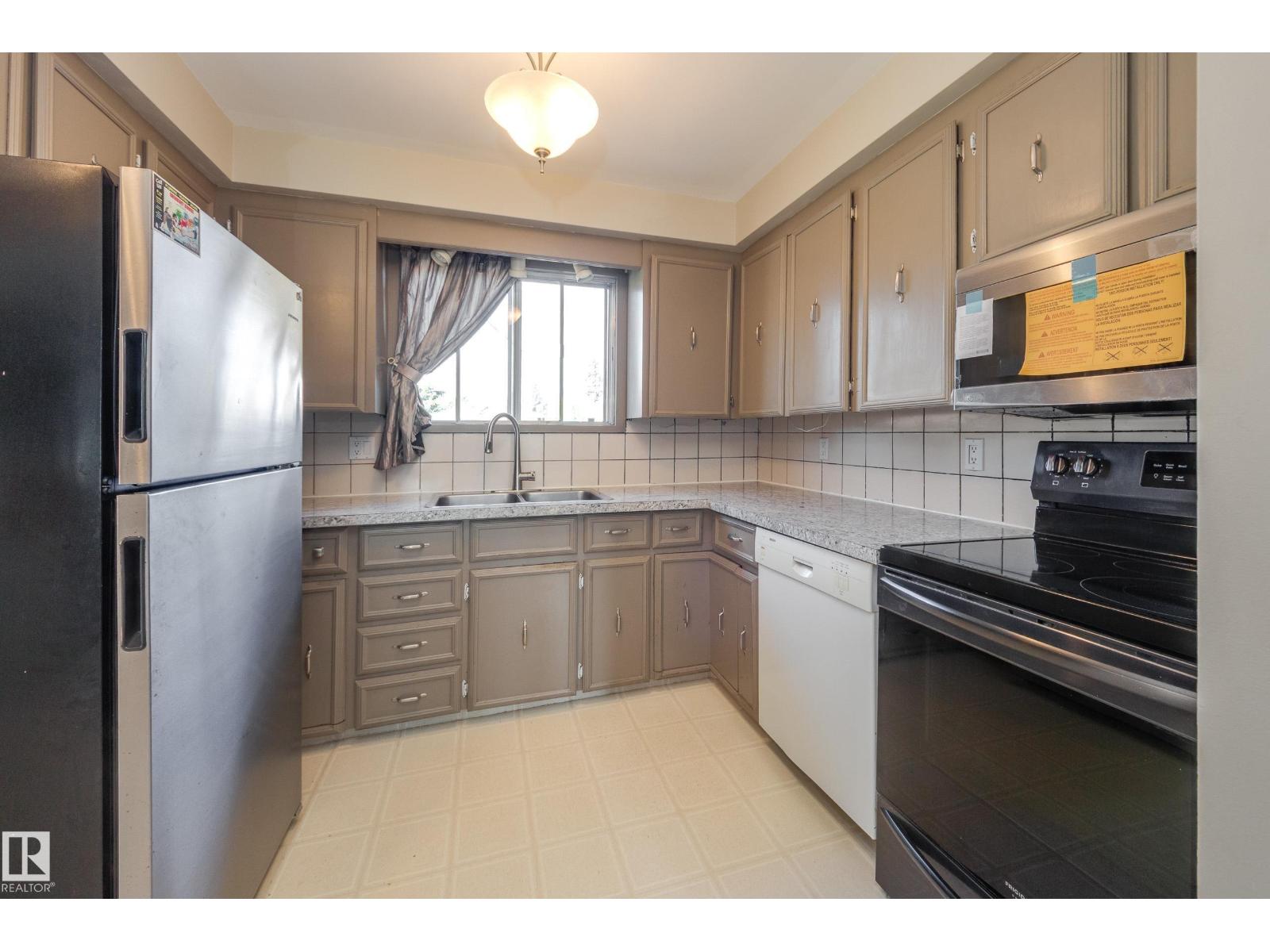 7312 82 ST NW - 10