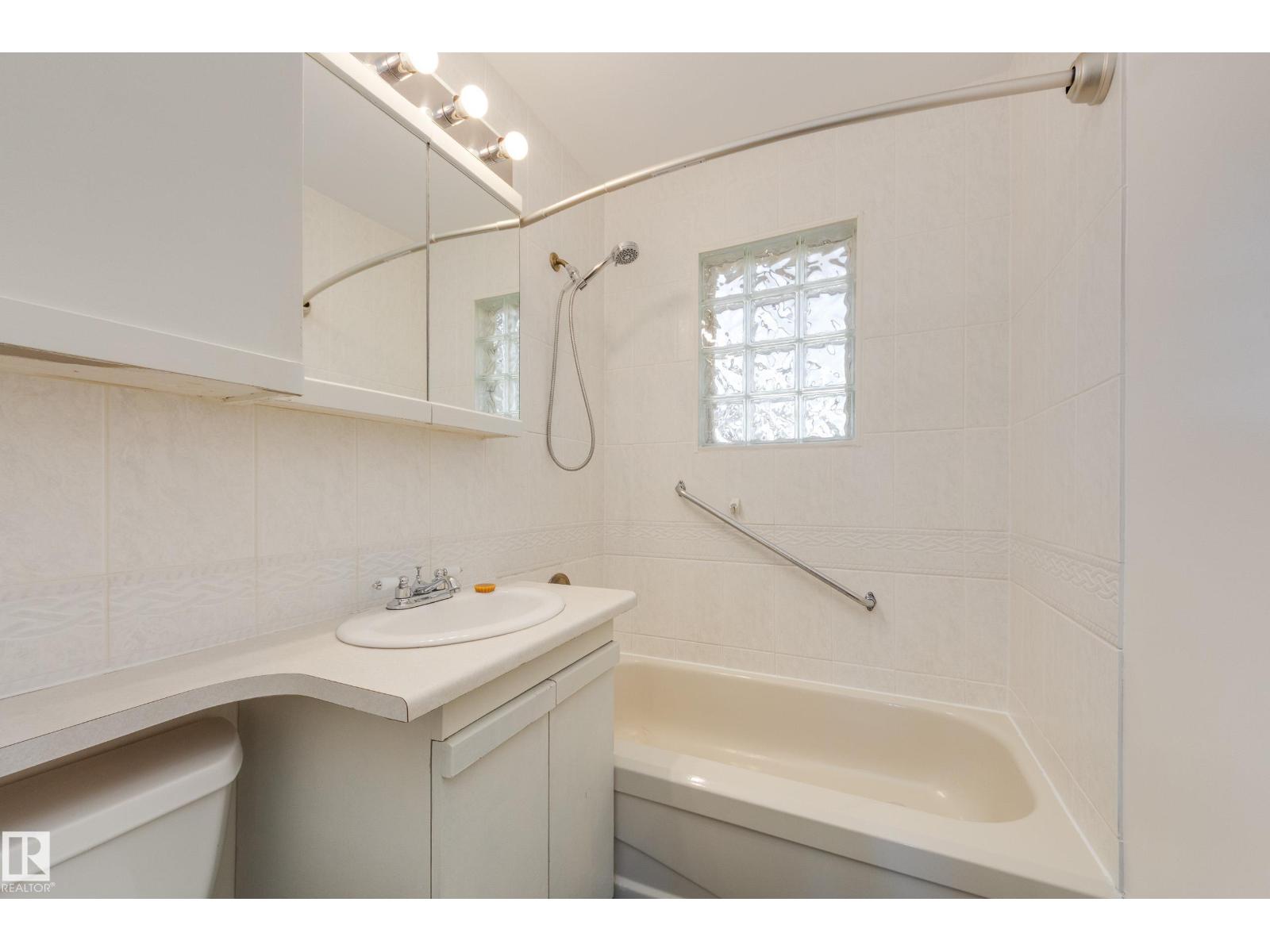 7312 82 ST NW - 15