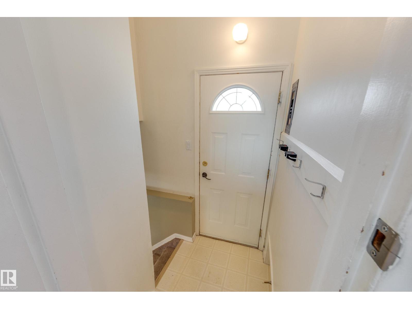 7312 82 ST NW - 19