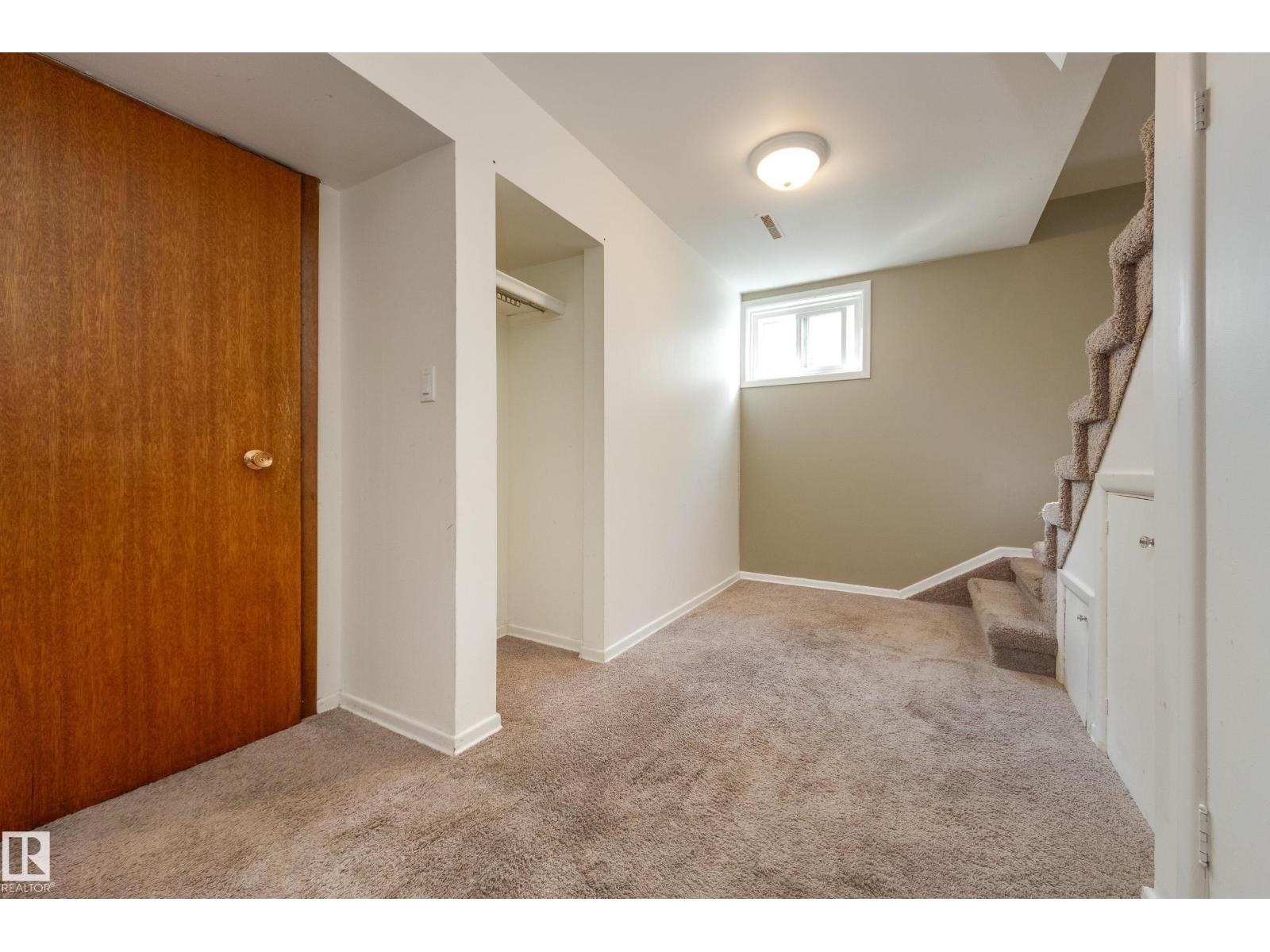 7312 82 ST NW - 20
