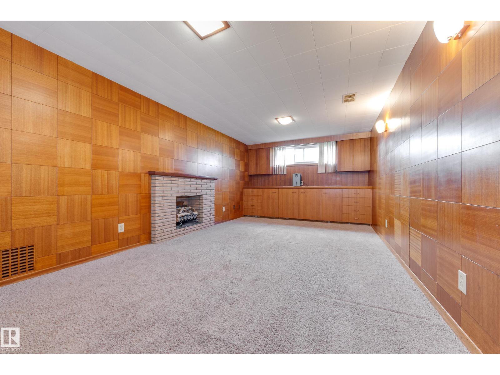 7312 82 ST NW - 23