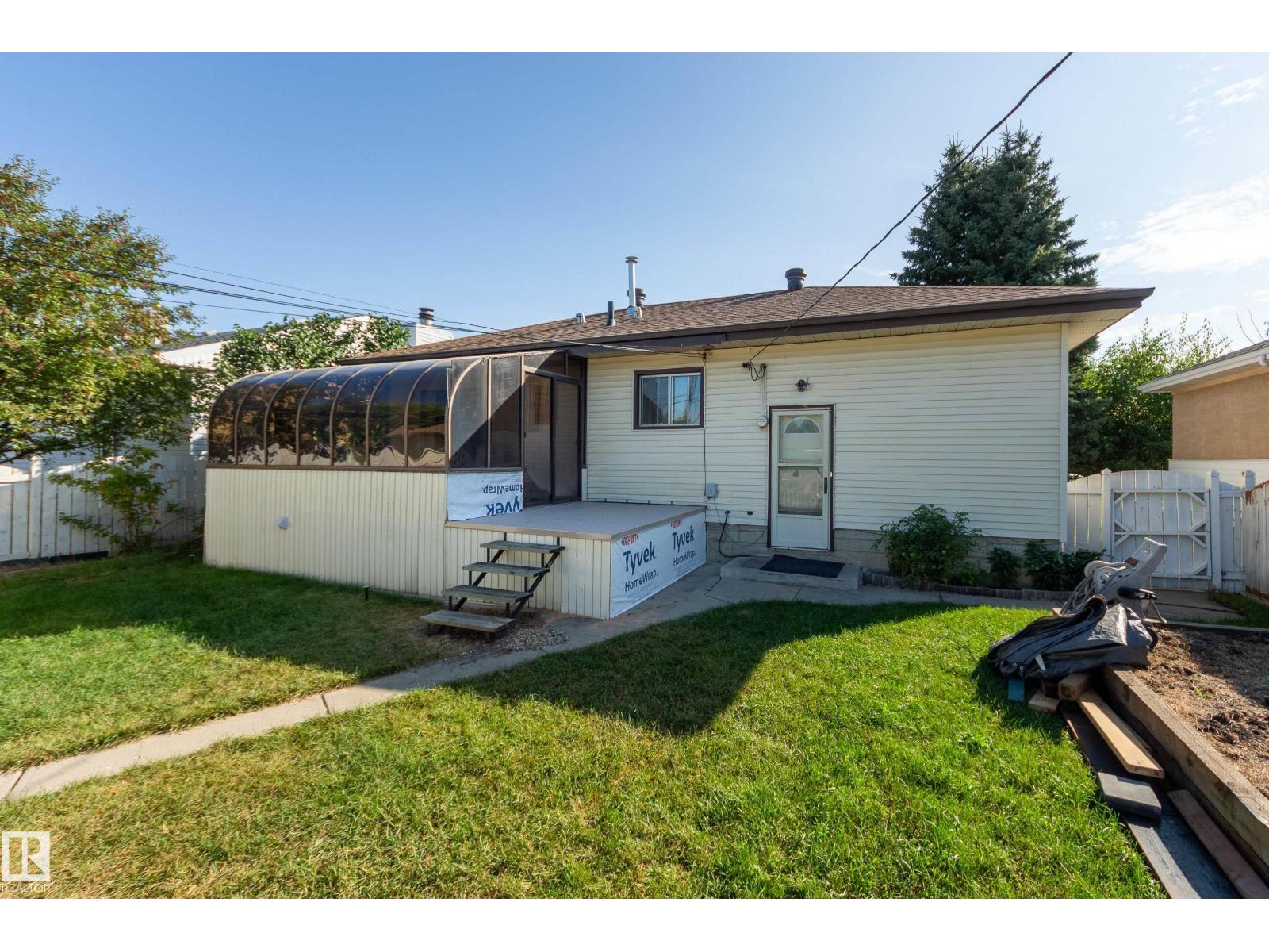 7312 82 ST NW - 30
