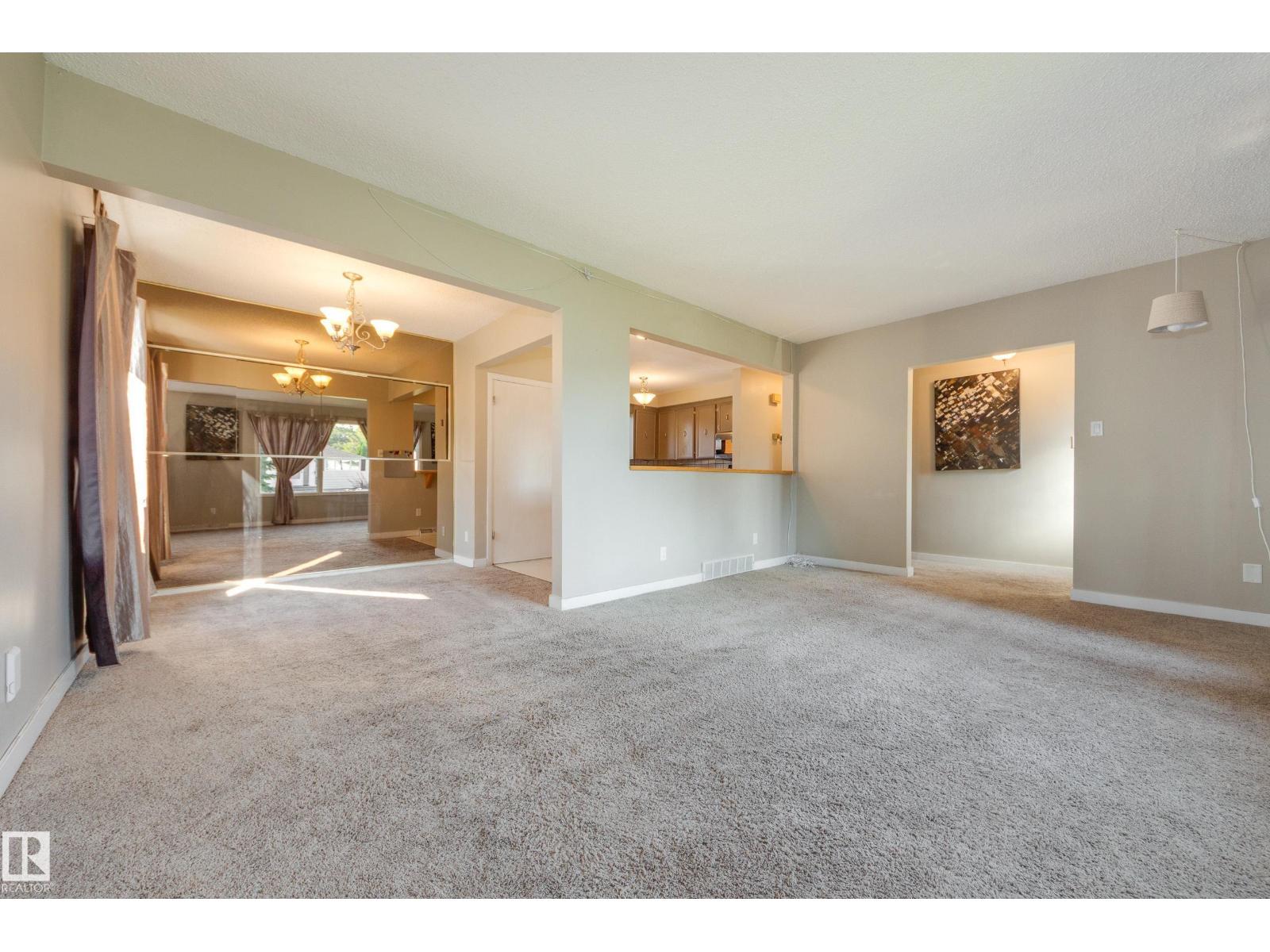 7312 82 ST NW - 7