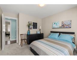 24 2925 King George Boulevard, Surrey, BC V4P1B8 Photo 31