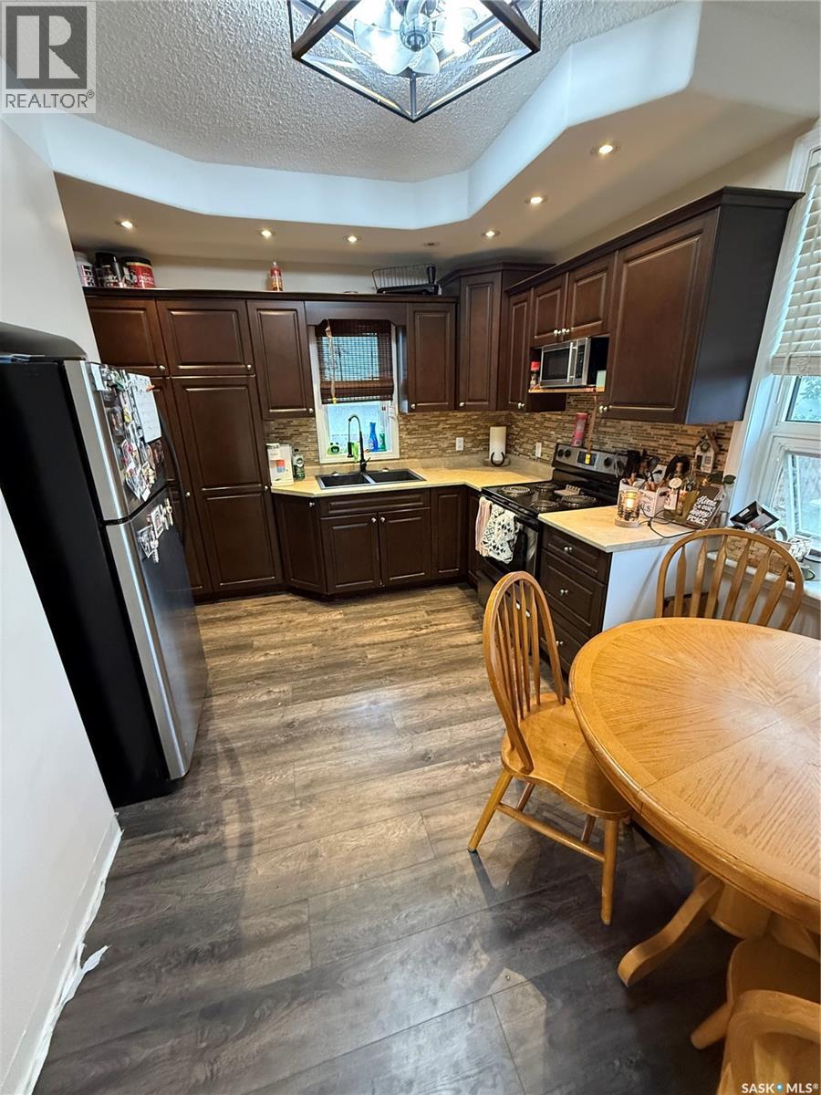1452 99th STREET, North Battleford — photo 4
